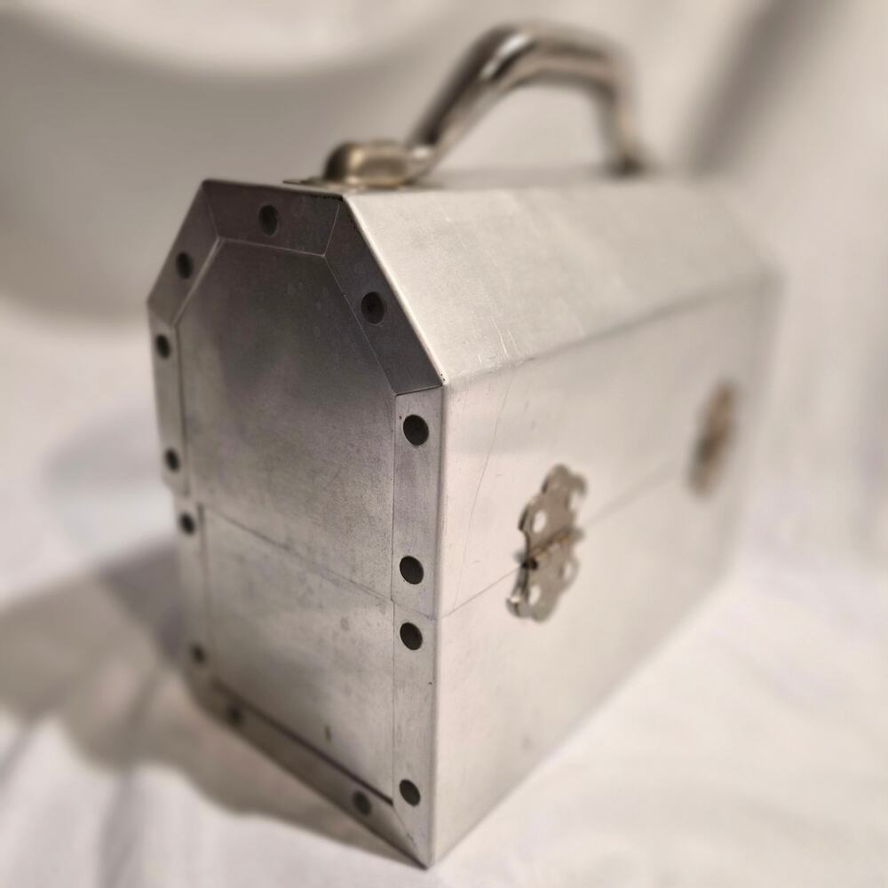 Rare Vintage Dean & Deluca Industrial Aluminum Lunch Box - Picture 3 of 7